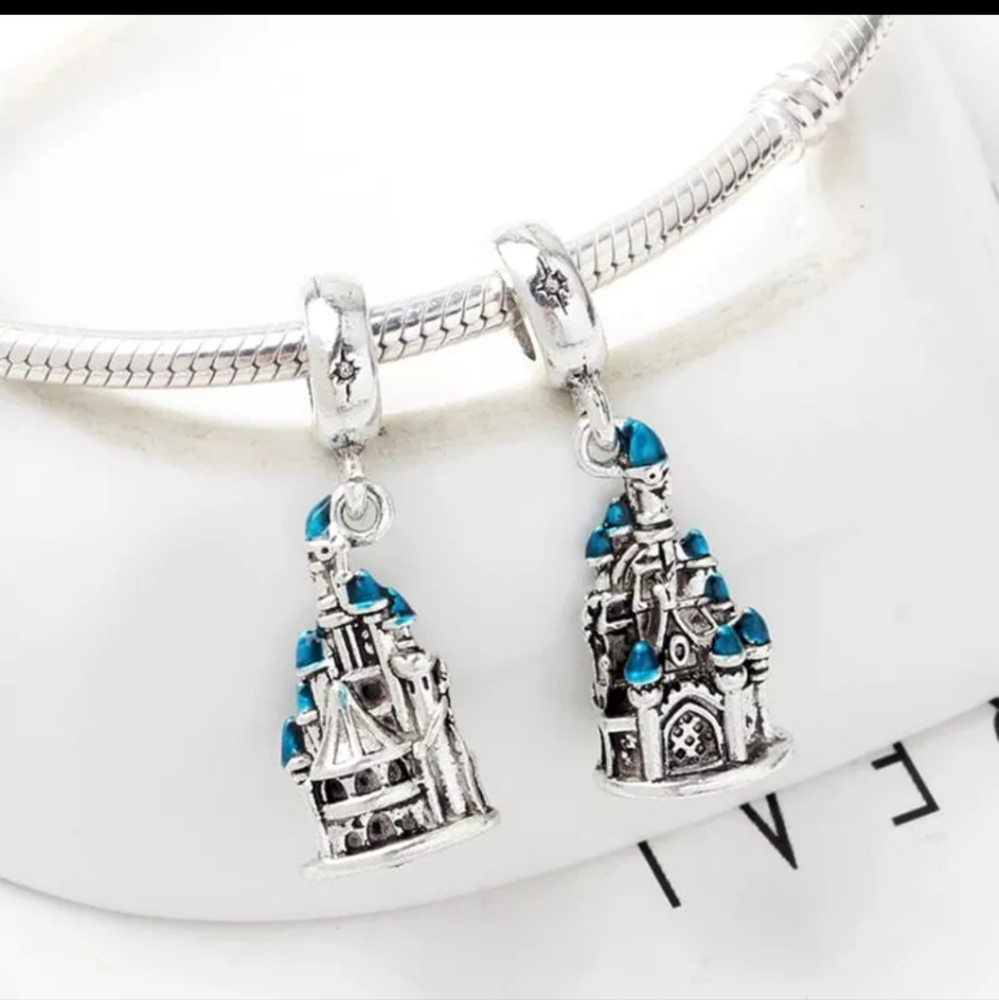 Castle Charm - Picture 4 of 4